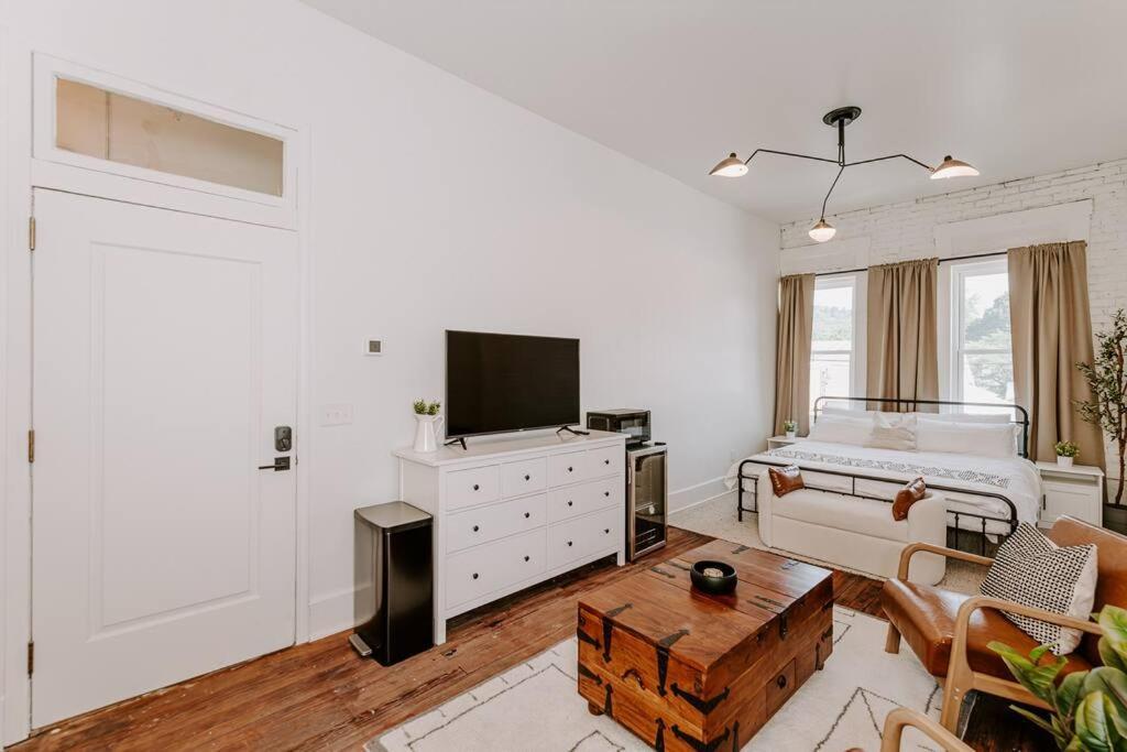 East Main Lofts - Farmhouse 204 Madison Eksteriør bilde